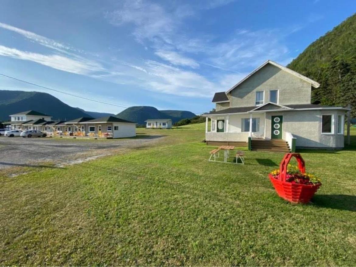 Chalets Bernatchez Мон-Сен-П'єр Екстер'єр фото